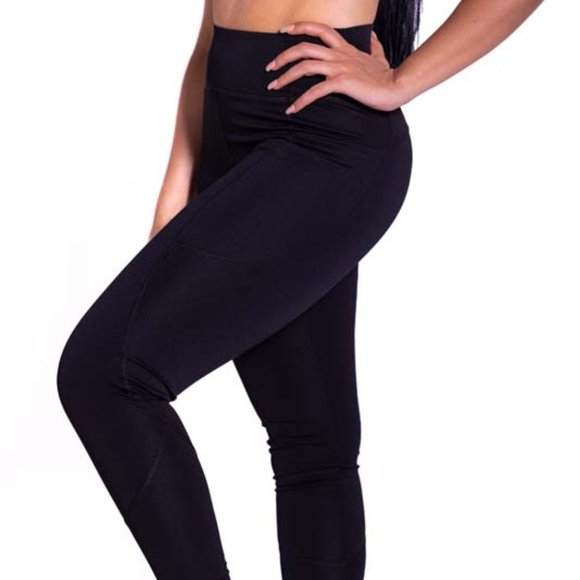 High-Waisted Black Yoga Leggings - Picture 2 of 4